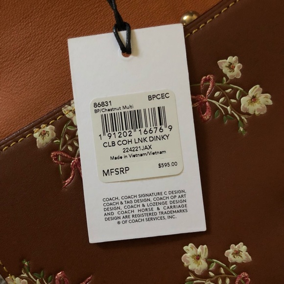 Coach - Picture 4 of 7